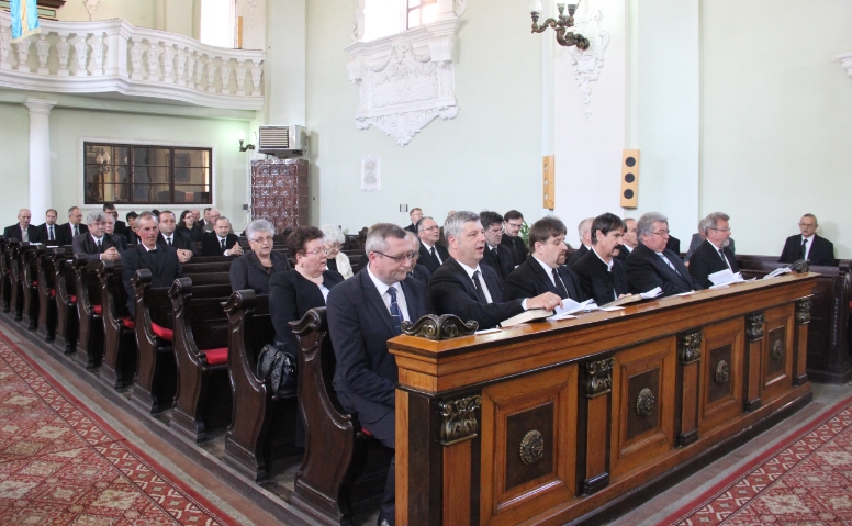 Súgj a te szolgádnak! – Beiktatták minden idők legfiatalabb szatmári esperesét